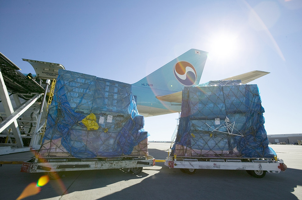 항공화물 운송 모습. (출처: 한진)