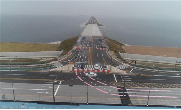 새만금 동서도로 항공사진 (출처: 전라북도)