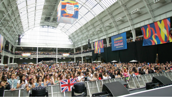 열성적인 글로벌 K-POP 팬들(사진 출처 : 코리아넷KOREA.net)