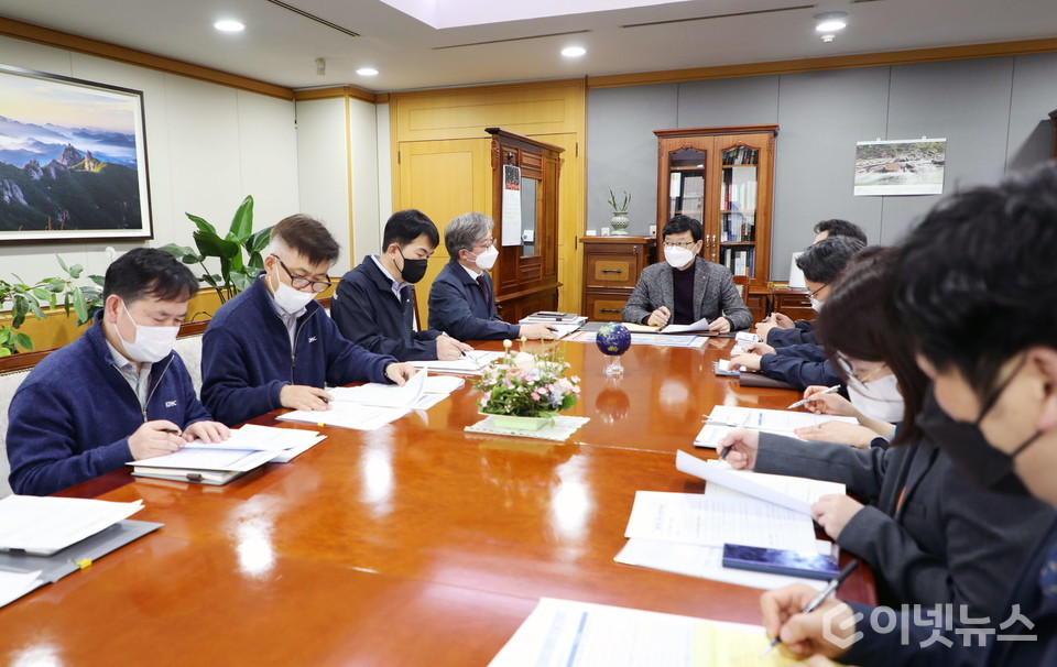 지난해 4월 진행된 비상경영 킥오프 회의 모습. (가운데)황창화 사장이 발언하고 있다. (출처: 한난)