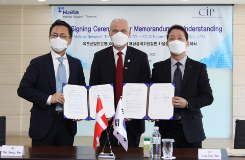 왼쪽부터 유태승 CIP/COP 코리아 대표, 아이너옌센 주한 덴마크대사, 여종구 목포신항만운영 대표. (사진=목포신항만공사)