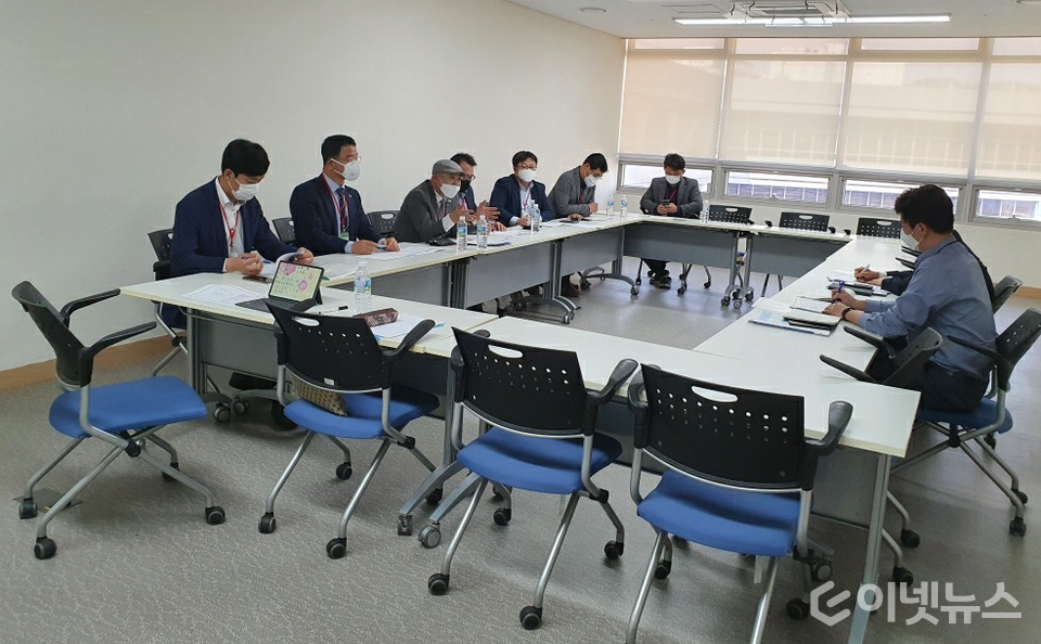 전국태양광발전협회 관계자들이 지난 6일 산업통상자원부 신재생에너지정책과 관계자들과 면담을 진행하고 있다 (사진=전국태양광발전협회)