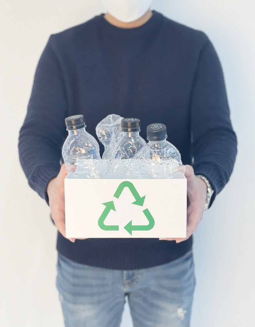 11번가의 무라벨 생수. (사진=11번가 제공)