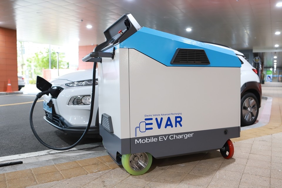 [사진 자료] 근력증강 전동 카트형 이동식 충전기(사진=)