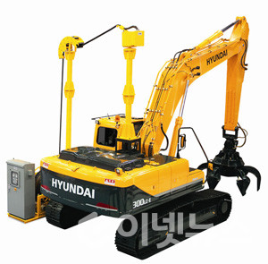 현대중공업이 2010년 내놓은 전기굴착기 모습 (사진=현대중공업)