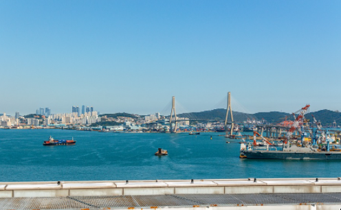 현실적으로 모든 선박을 친환경 선박으로 바꾸기에는 녹록지 않다. (사진=픽사베이