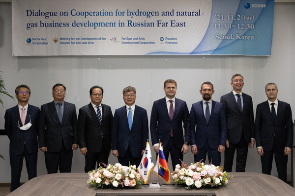 채희봉 가스공사 사장은 지난 2일 서울 코엑스에서 알렉세이 체쿤코프 러시아 극동북극개발부 장관과 만나 러시아 극동지역 수소, 천연가스 사업 협력 방안에 대해 논의했다. (사진=한국가스공사)