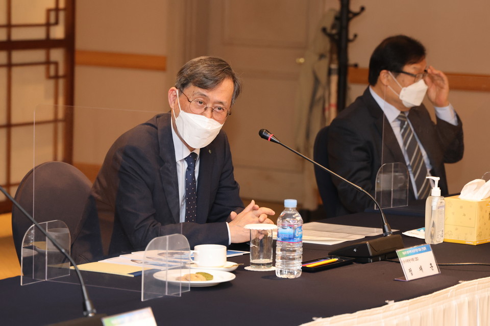 이날 간담회에서는 정재훈 한수원 사장을 비롯한 9개 기관의 경영진과 교수들이 참석해 각 기관의 활동실적을 공유했다. 사진은 발언 중인 정재훈 사장. (사진=한수원 제공)