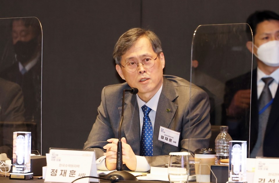 정재훈 한수원 사장이 제3회 혁신형 SMR 국회포럼에 참석하여 발언하고 있다. (사진=한수원 제공)