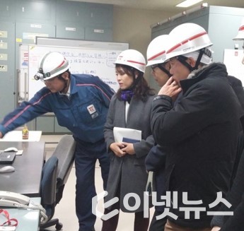 코리아츠쿠바 대표를 맡고 있는 고민지 대표(왼쪽에서 두 번째).