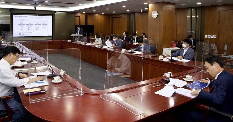 ESG추진단 회의 진행 모습. (사진=한전KDN 제공)