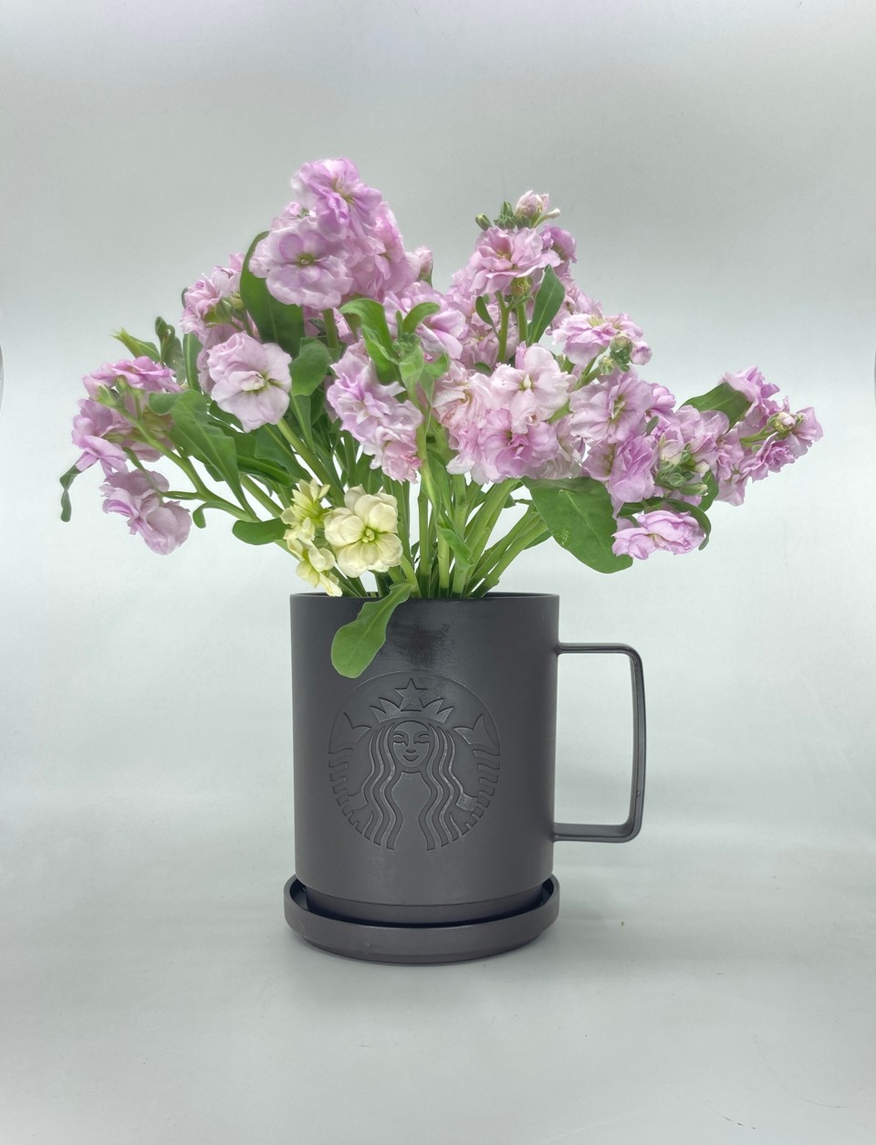 재활용환경성평가 승인받은 커피찌꺼기로 업사이클링 제품. (사진=스타벅스 제공)