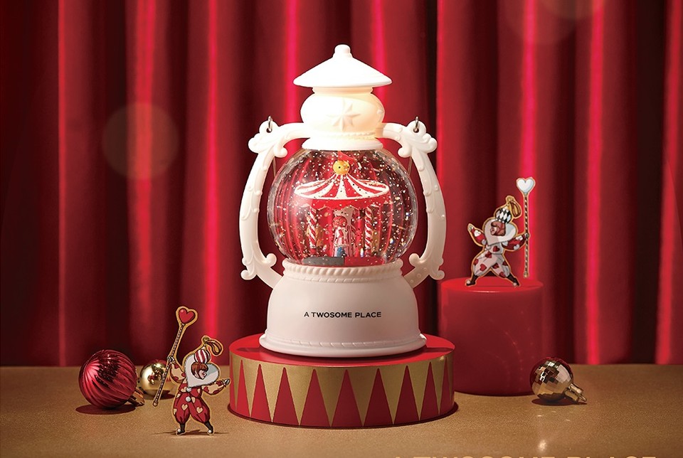 투썸 멜로디 스노우볼 램프. (사진=투썸플레이스)