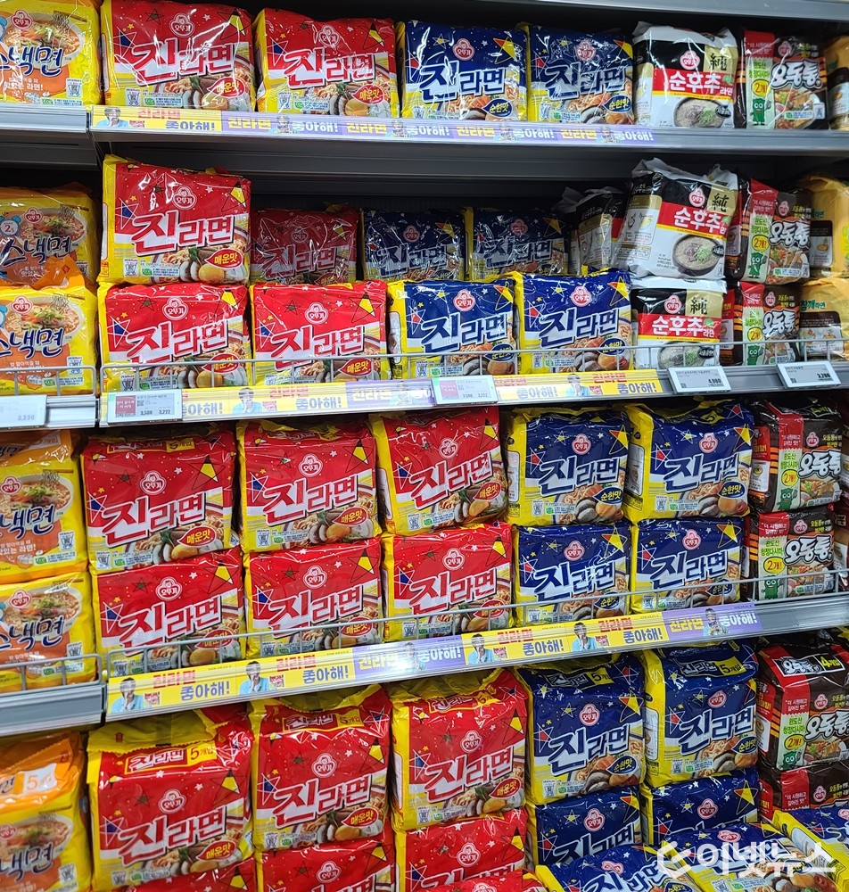 매대에 진열된 진라면. (사진=이넷뉴스)
