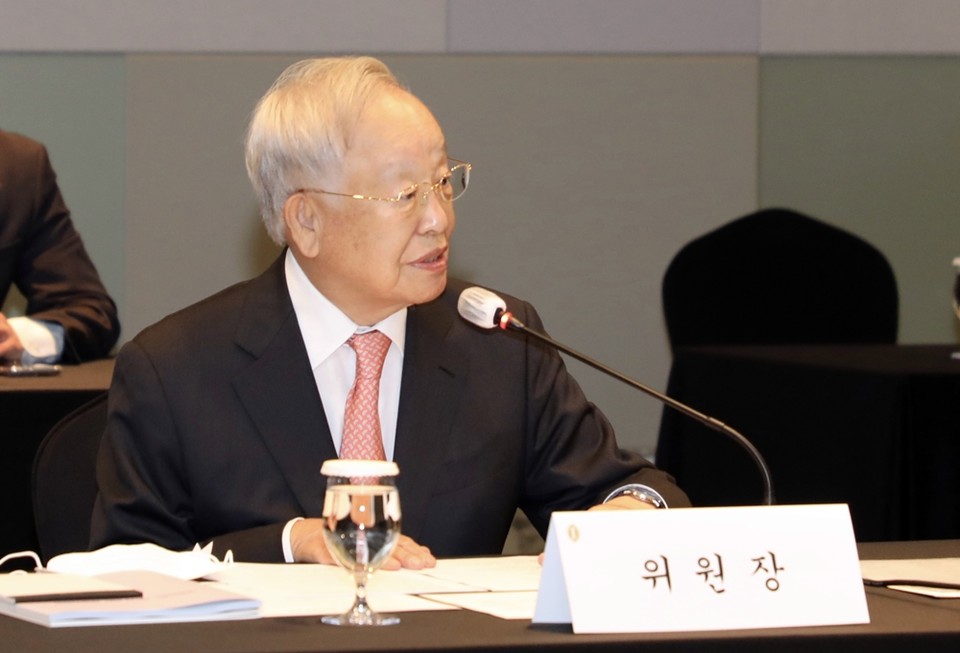 손경식 경총 회장(위원장)이 발언하고 있다. (사진=경총 제공)