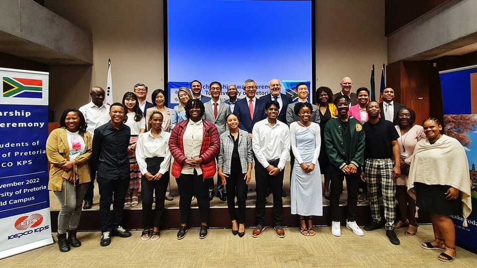 한전KPS 남아공 프리토리아 대학교 장학금 전달식. (사진=한전KPS 제공)