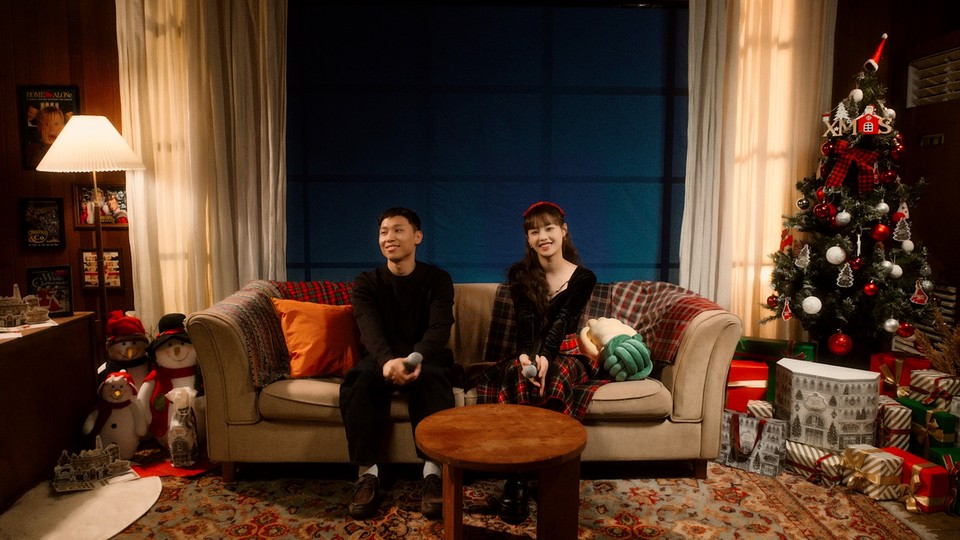 감미로운 목소리를 가진 아티스트 '죠지'와 '츄'가 참여한 겨울 테마송 'Dear My Winter'가 오늘(5일) 오후 6시에 공개된다. (사진=롯데백화점 제공)