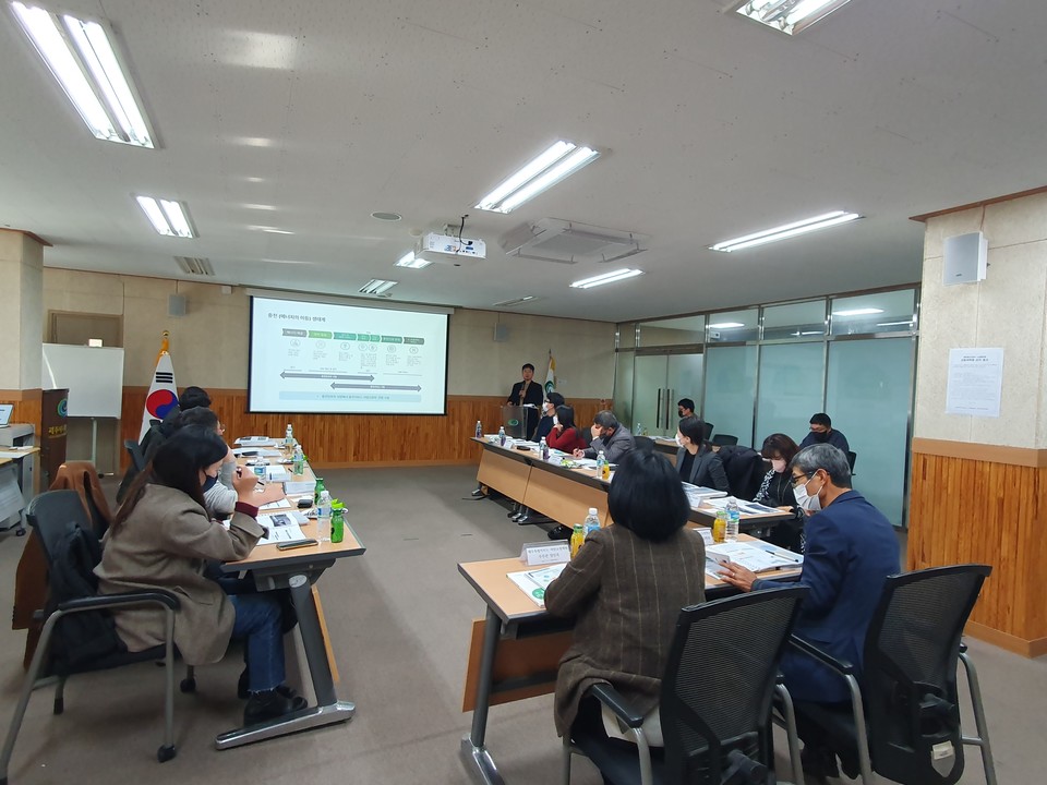 ‘2022년 카본프리아일랜드 전문가 거버넌스’가 열리고 있는 모습. (사진=제주에너지공사 제공)