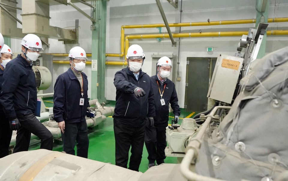 경영진 현장 안전점검에서 정용기 한난 사장(오른쪽에서 두 번째). (사진=한난 제공)