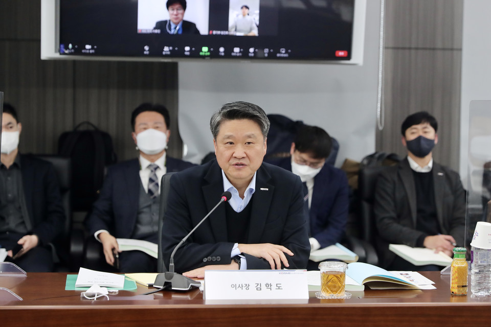 김학도 중진공 이사장이 26일 서울 중소기업유통센터에서 열린 해외거점 역량강화 워크숍에서 발언하고 있다. (사진=중진공 제공)