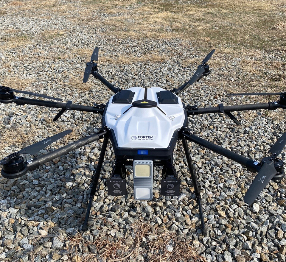 포르템 테크놀로지스 그물 포획형 드론 방어 시스템. (사진=한화시스템 제공)