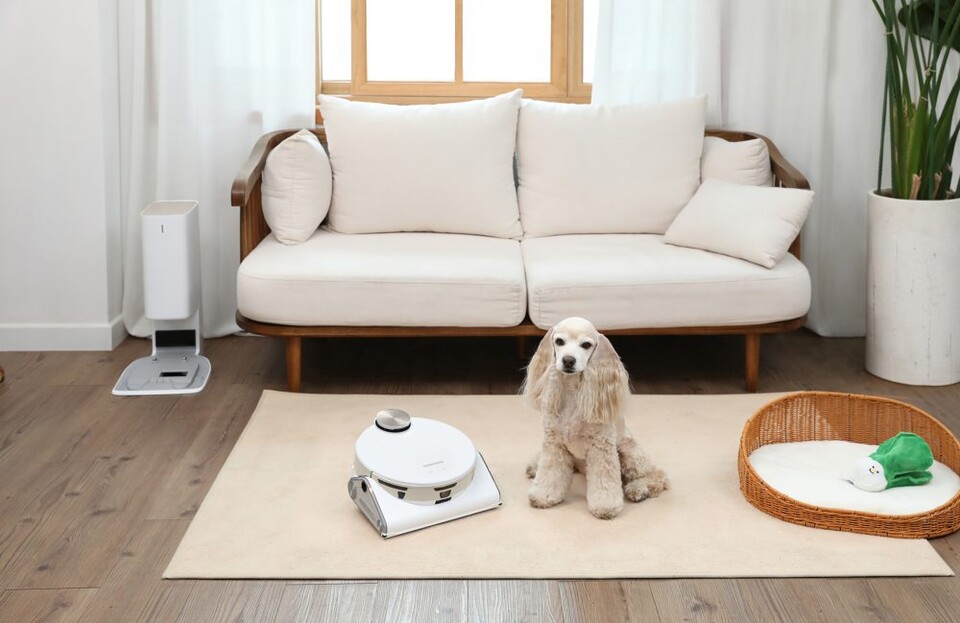 펫 케어 기능을 강화한 2023년형 ‘비스포크 제트 봇 AI’ 제품. (사진=삼성전자 제공)