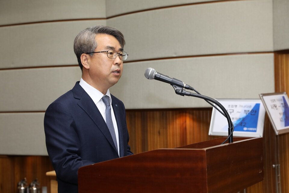 김기성 신임 수협중앙회 지도경제사업대표이사가 24일 수협중앙회 2층 독도홀에서 개최된 제61기 정기총회에서 선출돼 소감을 발표하고 있다. (사진=수협중앙회 제공)
