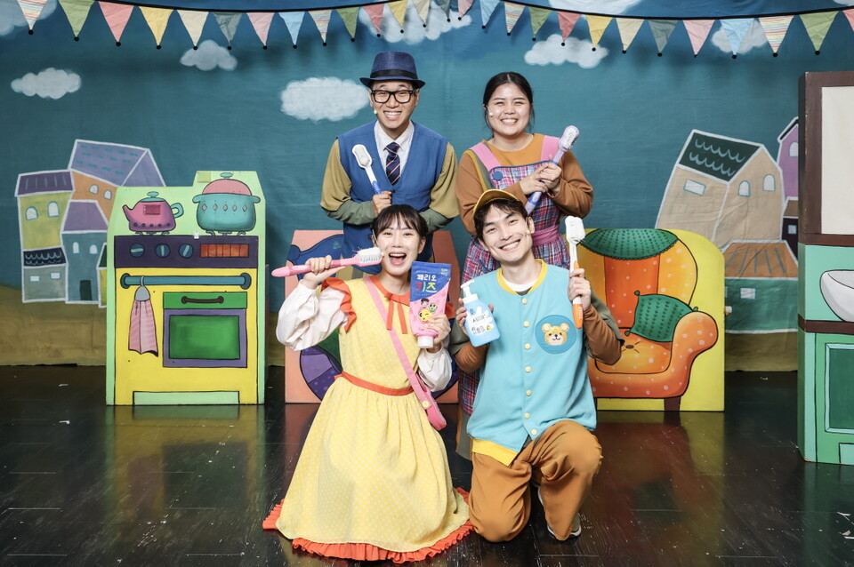 반짝반짝 페리오 출연진. (사진=LG생활건강 제공)