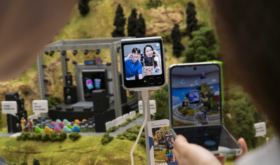 SK텔레콤이 8일부터 갤럭시 Z 폴드5·플립5 사전개통을 시작했다. (사진=SKT 제공)