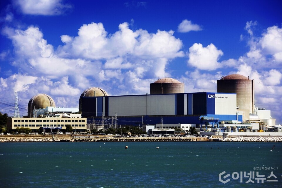 사진. 고리원자력발전소 전경(오른쪽에서 두 번째 고리2호기)(사진=제공