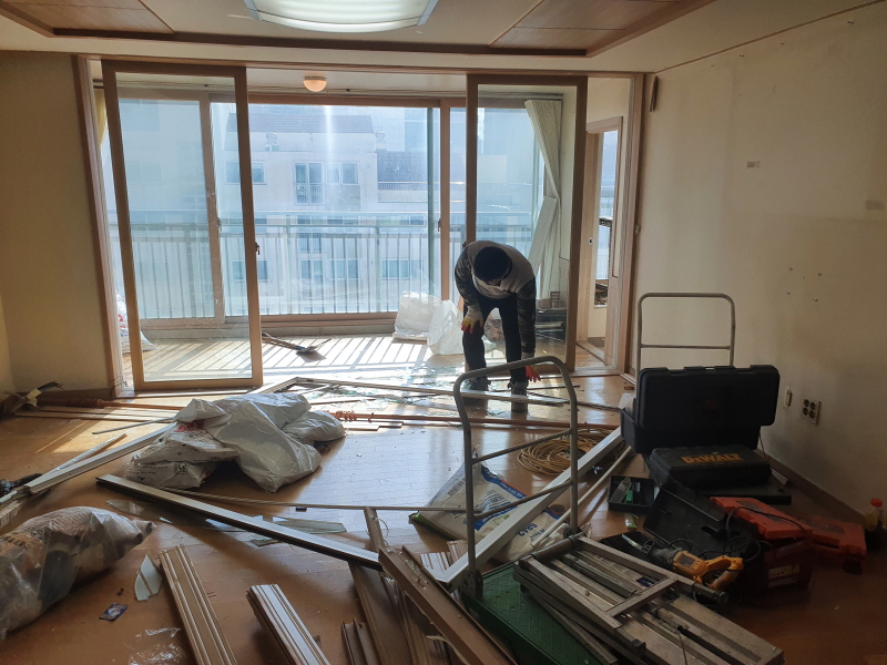 아파트 철거 모습. (사진=남진철거 제공)