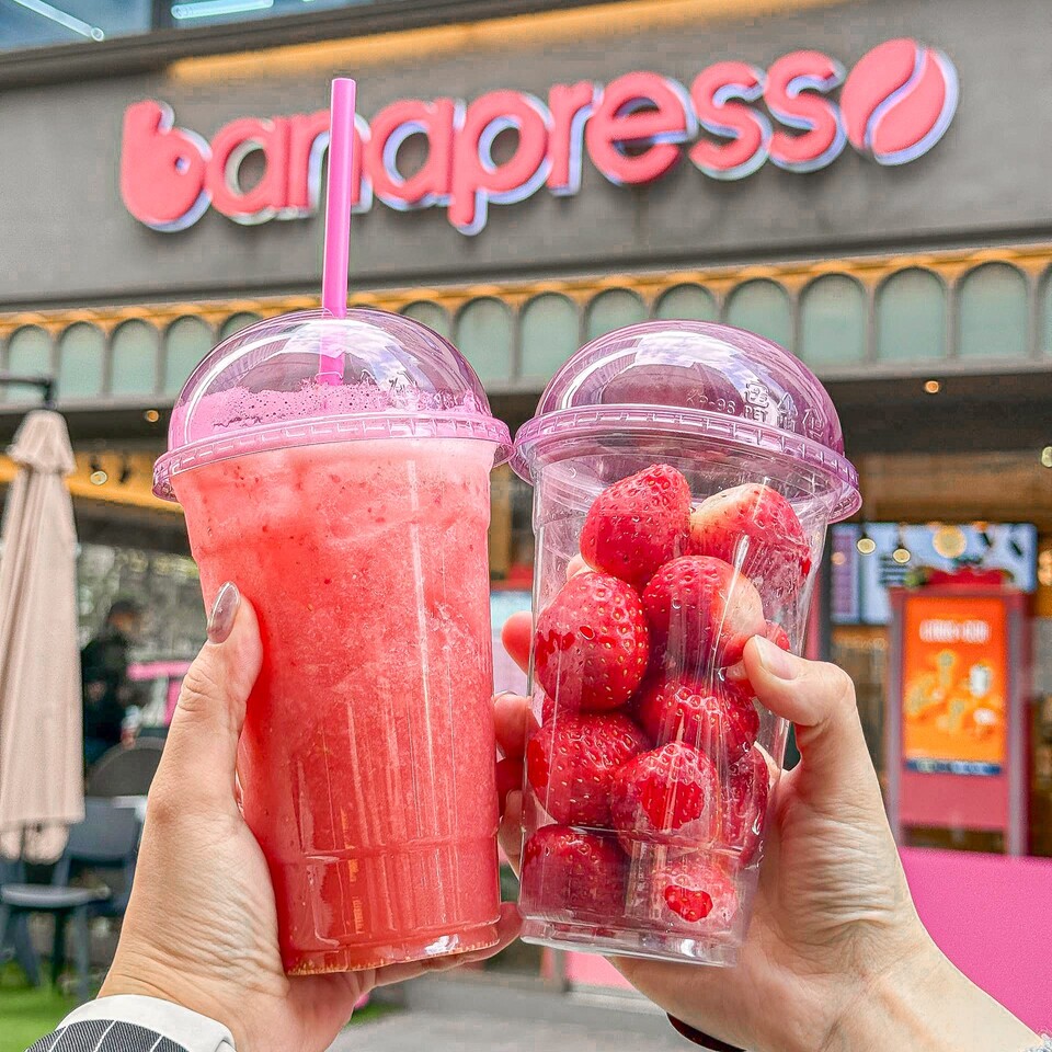 바나프레소에 등장한 생딸기쥬스···생딸기 약 15개 분량 그대로 담았다 | 인스티즈